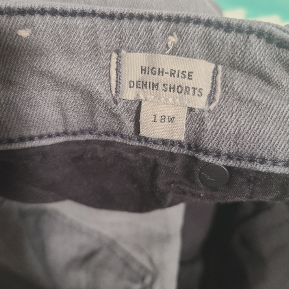 Madewell Gray High Rise Denim Shorts - Picture 7 of 9